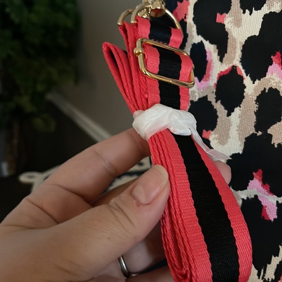 Victoria’s Secret Tote Travel Gym Bag XL - Picture 3 of 9